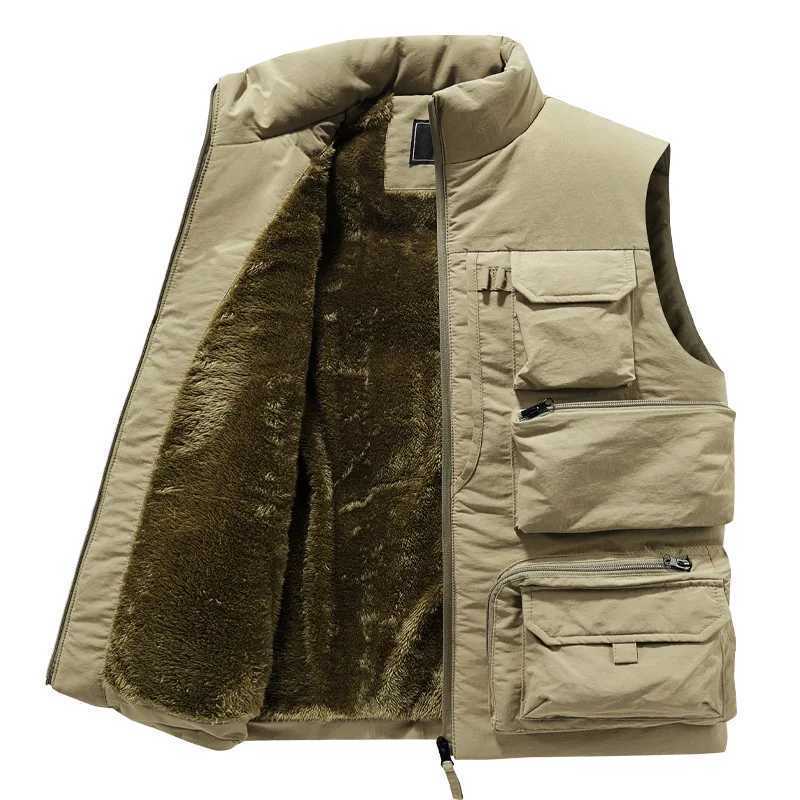 2024 New Mens Cargo Vest Winter Thick Fleece Warm Sleeveless Jacket Solid Color Tactical Coat Men Pockets Work Waistcoat 6XL X250403
