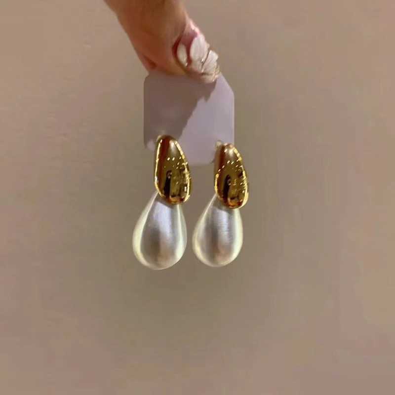 Xiyanike Double Water Drop Earnail Perforated Earnail Womens Retro New Jewelry Valentines Day Gift Party Wedding Y250401