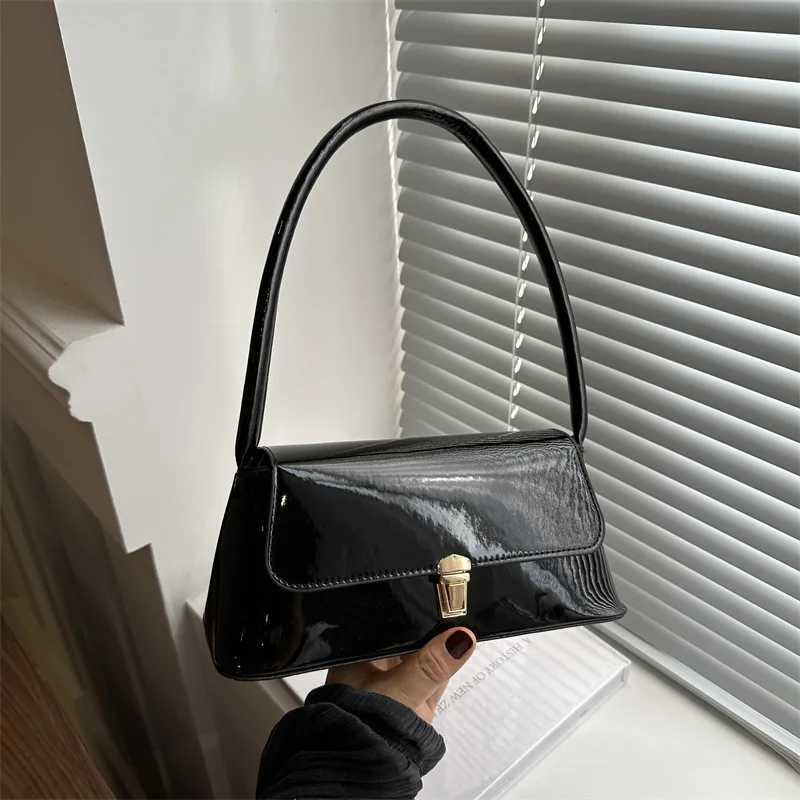 Popular Patent Leather Underarm Bag Womens 2024 Summer New Fashion Trendy Korean Version Shoulder Bag Fashion Hand BagC250401