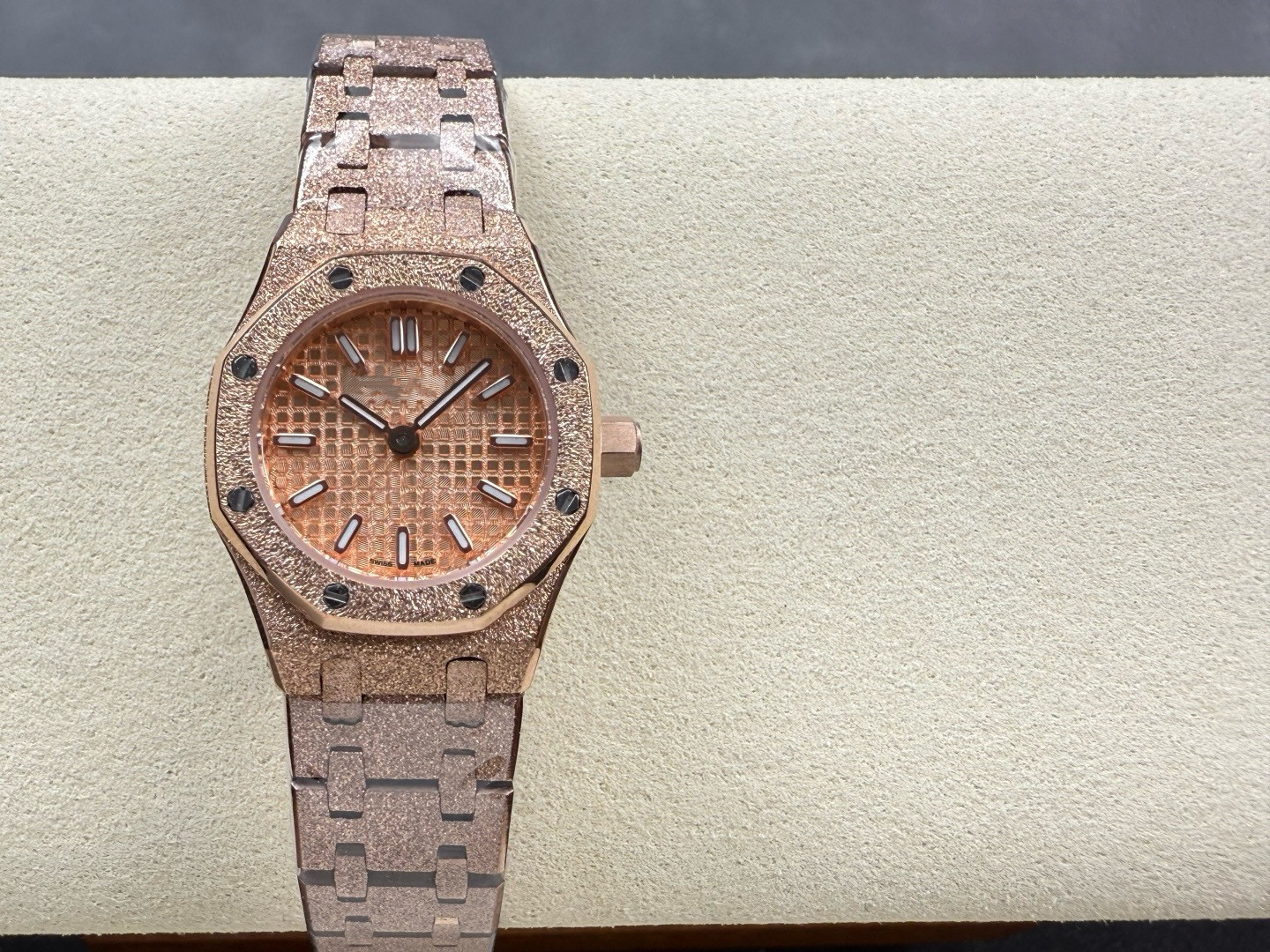 Mini Women's Watch 23mm Diameter 7.3mm Thick Swiss Quartz Movement Sapphire Glass Mirror Stainless Steel Case Strap