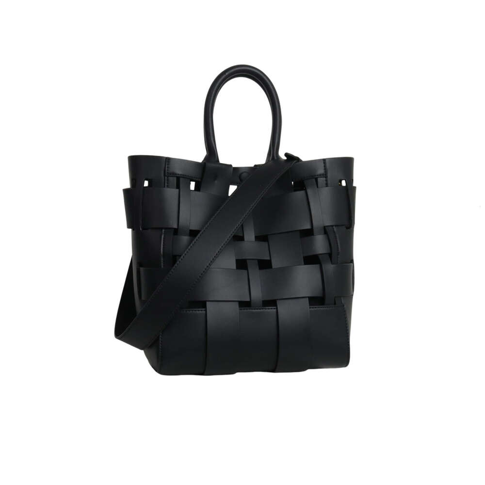 Luxury Bag Designer Niche Cutout Design Fashion Versatile Leather Woven Handbag Large Capacity Shoulder Bucket Bag Cross Body Bag