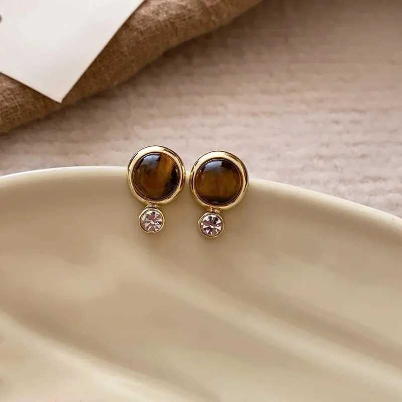 Natural Tiger Eye Stone Stud Earrings Retro Classic Geometric Round Ear Studs Buckle For Women Girls Ear Jewelry Party Gift C251103
