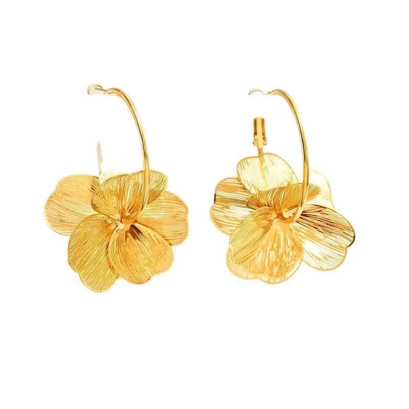Exaggerate Gold Color Big Flower Hoop Earrings for Women Personality Fashion Ear Hook Metal Charm Jewelry Accessories Gifts C251103