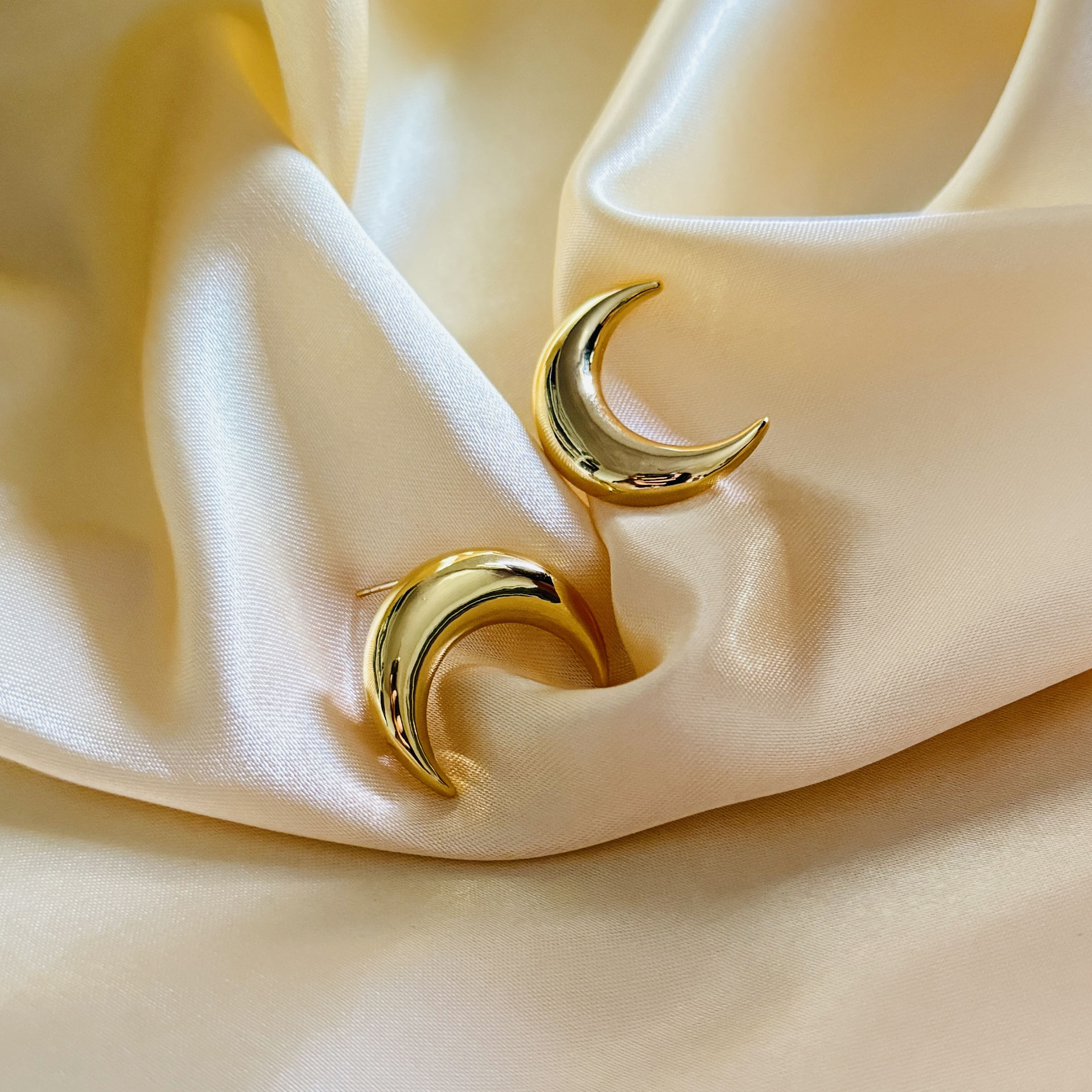 Silver Toned Moon Stud Earrings With Polished Minimalist Detail Delicate Daily Elegant Jewelry Gift For Her High Quality Stylish Accessory