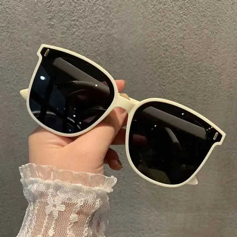 New Fashion Women Sunglasses Designer Brand Sun Glasses Vintage Exquisite Large Frame Eyewear Leisure Travel UV400 Oculos De Sol