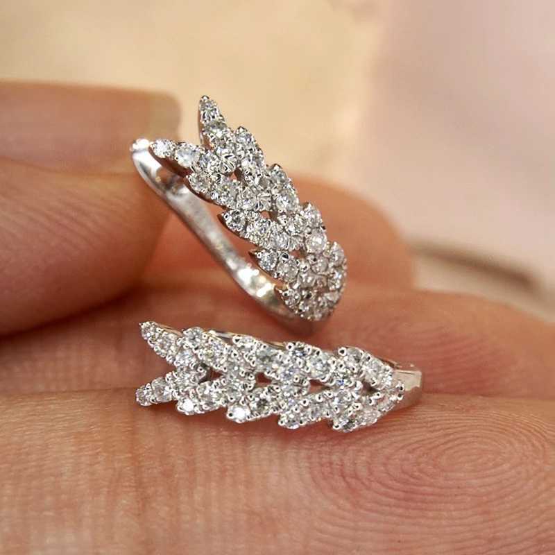 Huitan V-ring earrings for women Exquisite Leaves design cubic zirconia earrings new design womens statement jewelry gifts Y250401