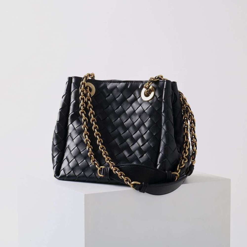 Luxury Bag Designer's New Chain Shoulder Strap Versatile Woven High-end Feel Large Capacity Dan Shoulder Cross-body Bucket Bag