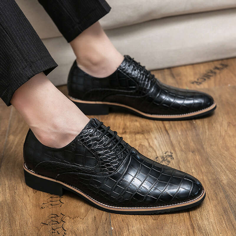 2024 Men's Large Size New Leather Fashion British Style Business Casual Trendy Wedding Shoes