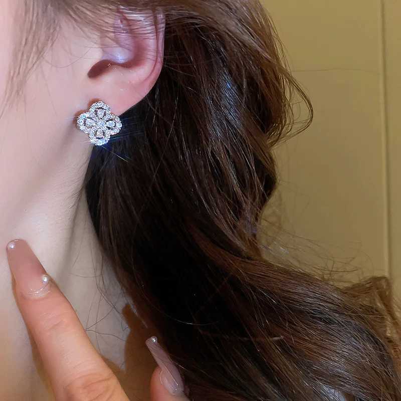 Korean Fashion Geometric Square Stud Earrings for Women Classic Shining Zircon Clover Plant Earrings for Women Party Jewelry Gifts Y250401