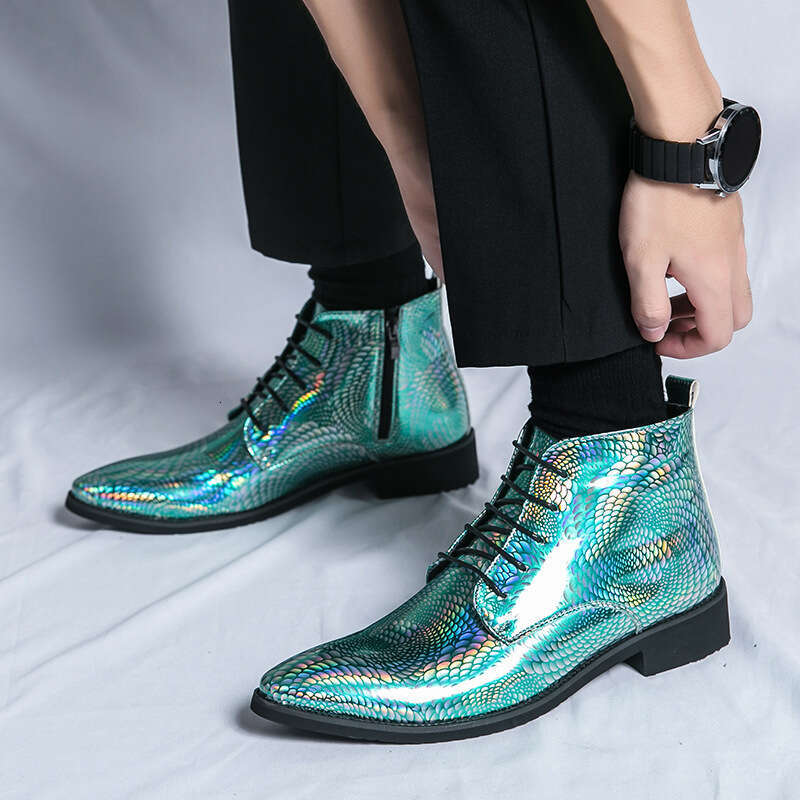 Men's shoes in plus size, high top, pointed leather fashionable British style, shiny Martin boots, trendy Chelsea boots