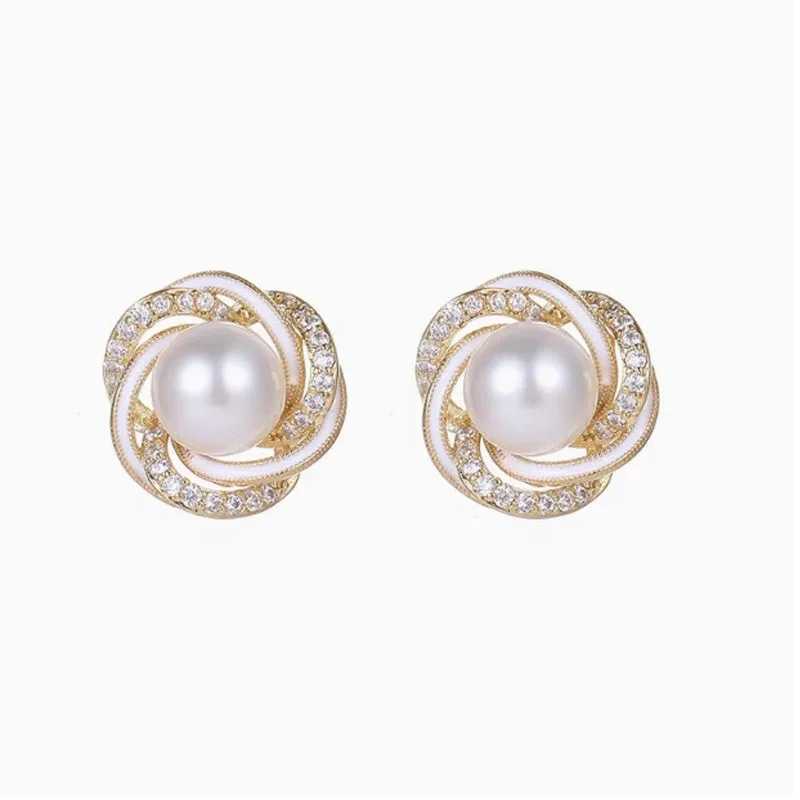 Flower Pearl with Zircon Stud Earrings for Women New Fashion Gold Color Luxury Elegant Ear Buckle Earring Jewelry Party Gift C251103