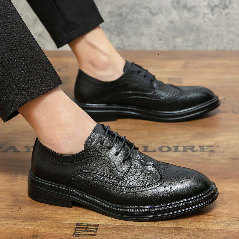 2024 New Men's Large Size Fashion Casual Shoes Trend British Style Bunok Lace Leather Shoe Merchant