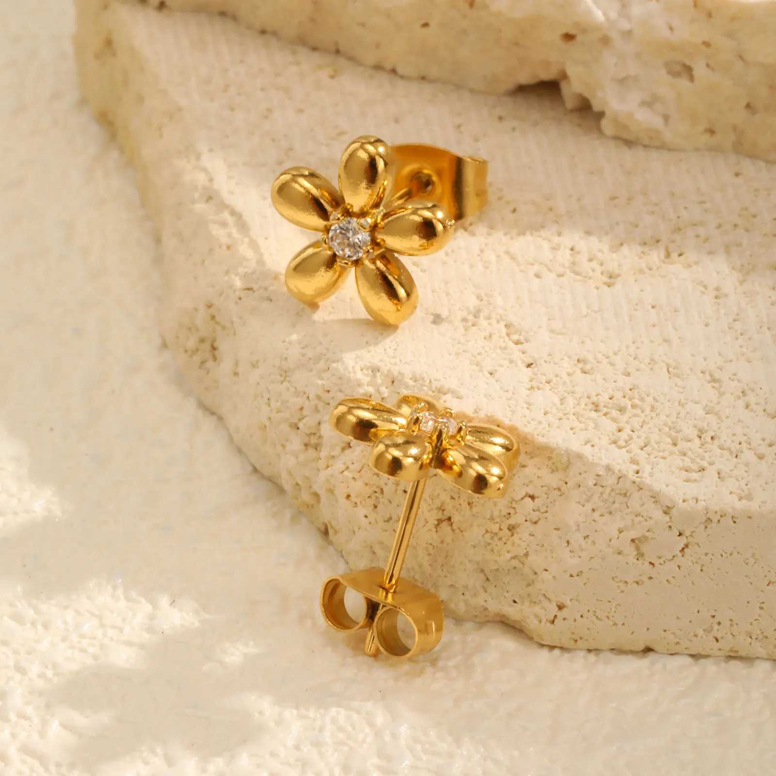 Stainless Steel Zircon Flower Stud Earrings for Women18K Gold Plated Daily EarringsFashion Jewelry Mothers Day Gift C251103