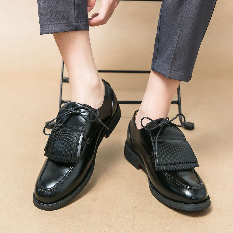 Teenage hooded lazy oversized fashionable and trendy casual leather shoes, tassel pointed shoes