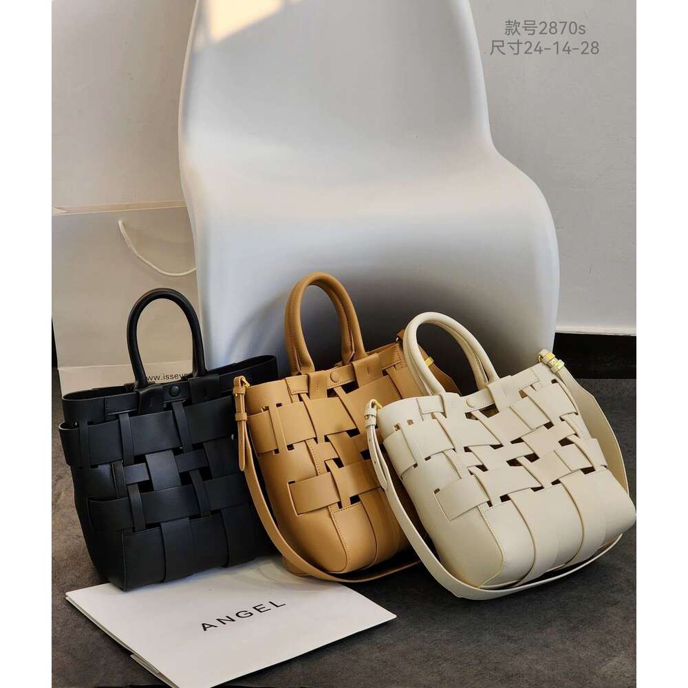 Luxury Bag Designer Niche Cutout Design Fashion Versatile Leather Woven Handbag Large Capacity Shoulder Bucket Bag Cross Body Bag