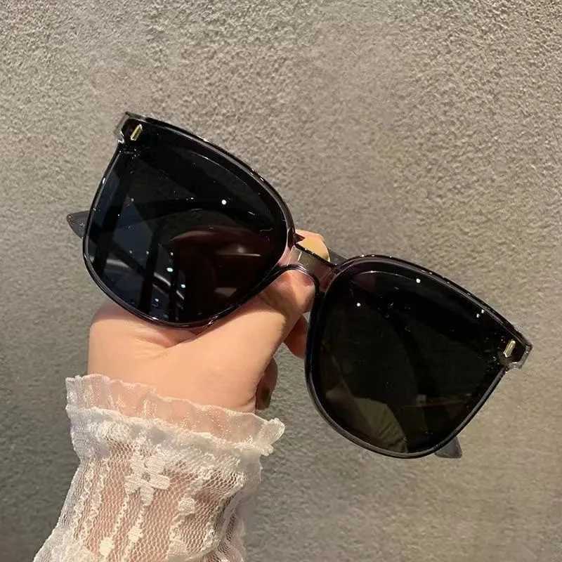 New Fashion Women Sunglasses Designer Brand Sun Glasses Vintage Exquisite Large Frame Eyewear Leisure Travel UV400 Oculos De Sol