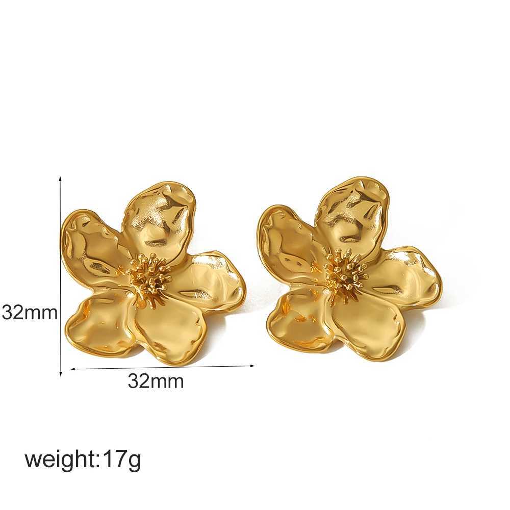 Fashion Elegant Statement 18k Gold Plated Hammered Earrings Non Tarnish Stainless Steel Pearl Flowers Stud Earrings C251103