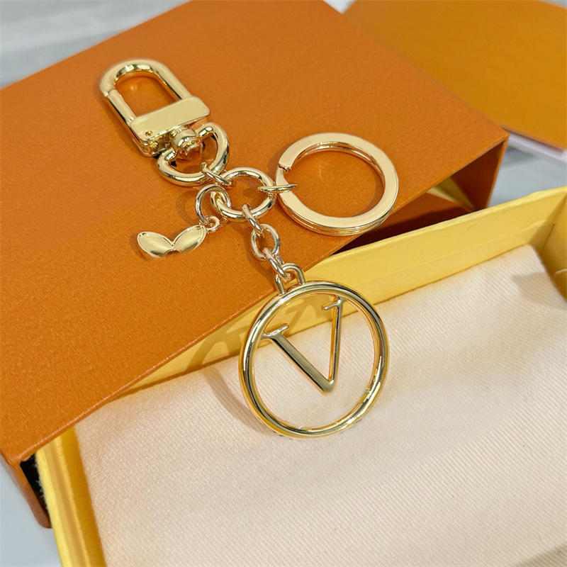 Keychains Lanyards Gold Sliver Keychains Designer Mens Letter Car Keyring Womens Bag Charm Fashion Jewelry Key Chain