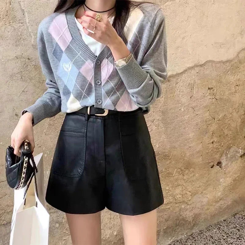 Womens PU leather autumn shorts with belt fashionable high waisted firstline office casual loose womens straight pants 250402m