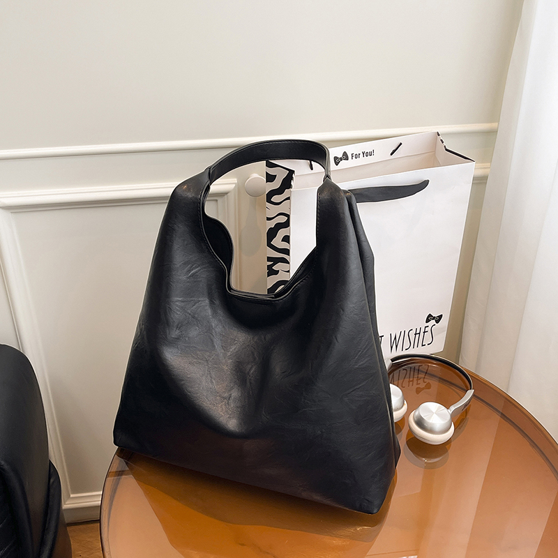 Winter college student versatile fashionable crossbody bag, women's luxury party handbag, work commuting shopping large capacity shoulder bag