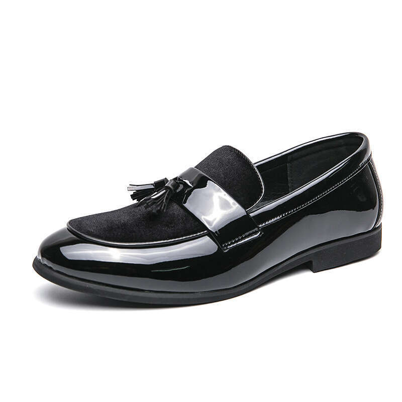 Large size men's casual shiny shoes 2024 Spring and Autumn new item 38-46 suede patchwork patent leather loafers