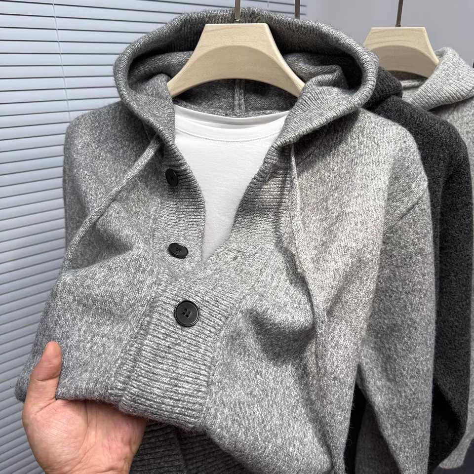 Fashion luxury hooded knitted cardigan Korean style youth trend soft comfort autumn new solid color casual high-quality men coatT251103