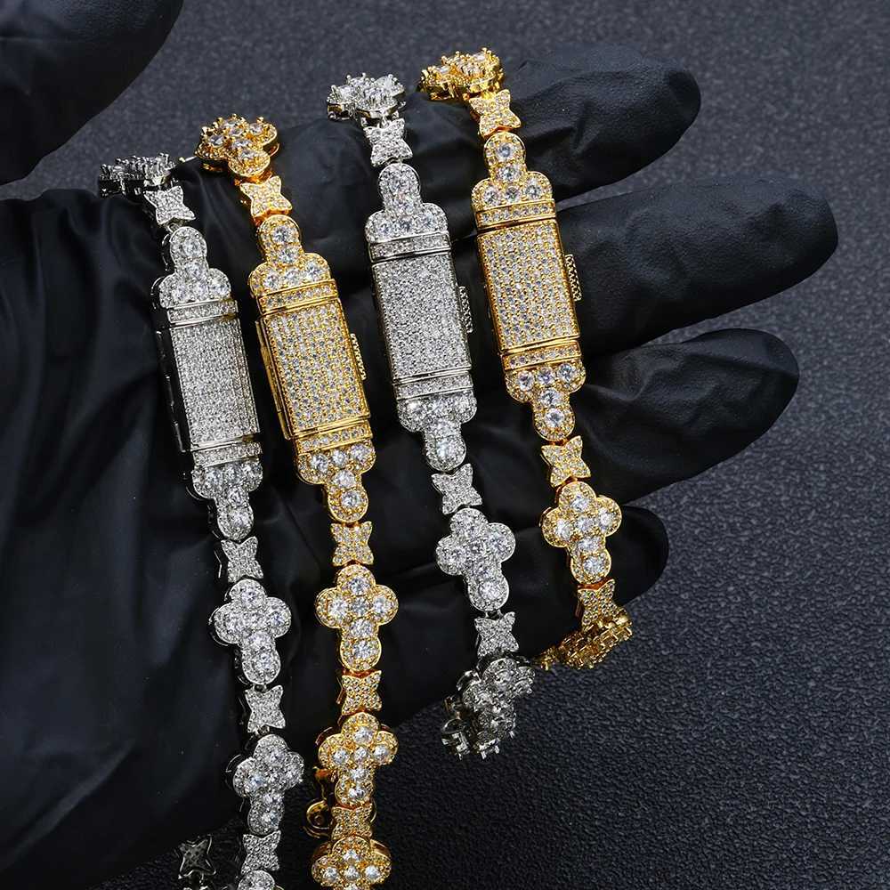 HipHop Iced Out Jewelry New Sparkling Diamond Cross Chain Womens Fully Covered Zircon Gold Plated Necklace Y250329