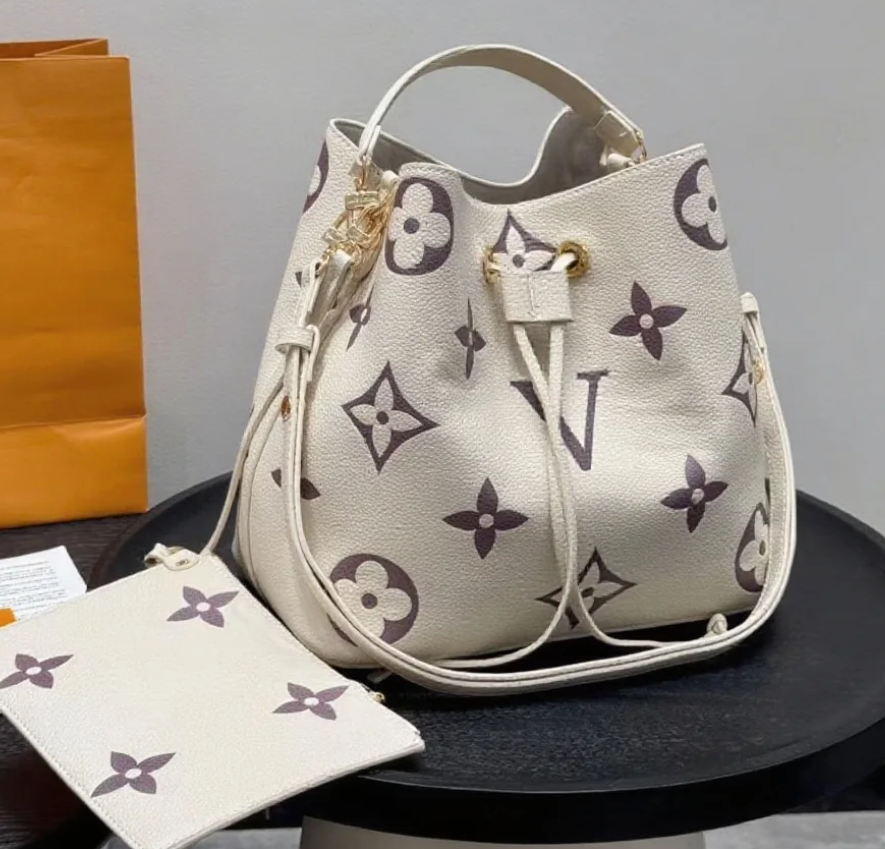 Exclusive Luxury Bucket Bag with Elegant Pattern Timeless Design Perfect for Everyday Chic Special Occasions - Premium Quality Versatile Style