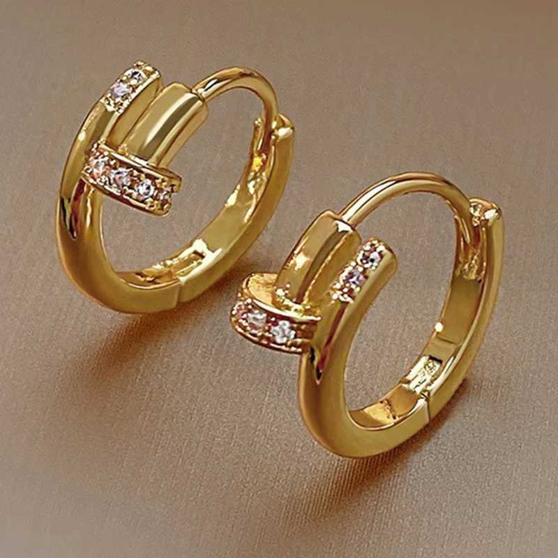 Luxurious cubic zirconia sparkling nail ring earrings suitable for women trending in gold and silver Y2K earplugs and earrings jewelry gifts Y250401