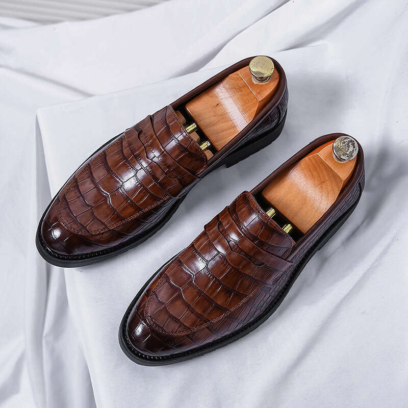 2024 Men's Large Size Spring New Casual Fashion Set with Crocodile Pattern Leather Shoes from England