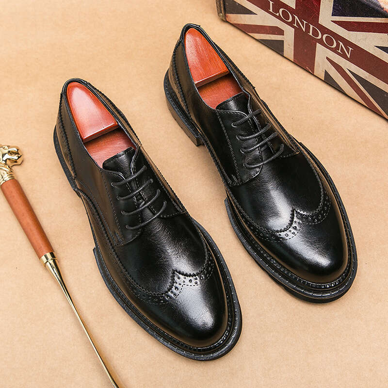 2024 men's plus size, new casual fashionable British style leather shoes, trendy wedding shoes