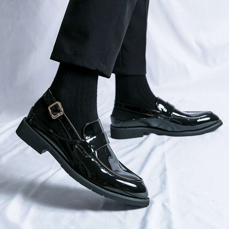 2024 men's shoes in plus size, new semi trailer glossy fashionable breathable casual leather shoes, and trendy