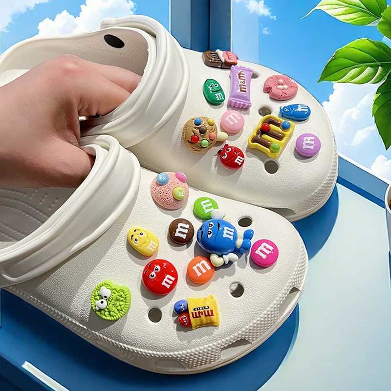 Complete set of hot selling DIY hole shoes charming cartoon handmade charm designer high-quality garden shoes decorative gifts for s Z250402