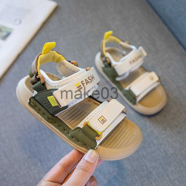 Childrens Sandals for Primary and Secondary School Children 2024 Summer New Beach Shoes for Primary School Students Sandals for Boys Online Soft soled