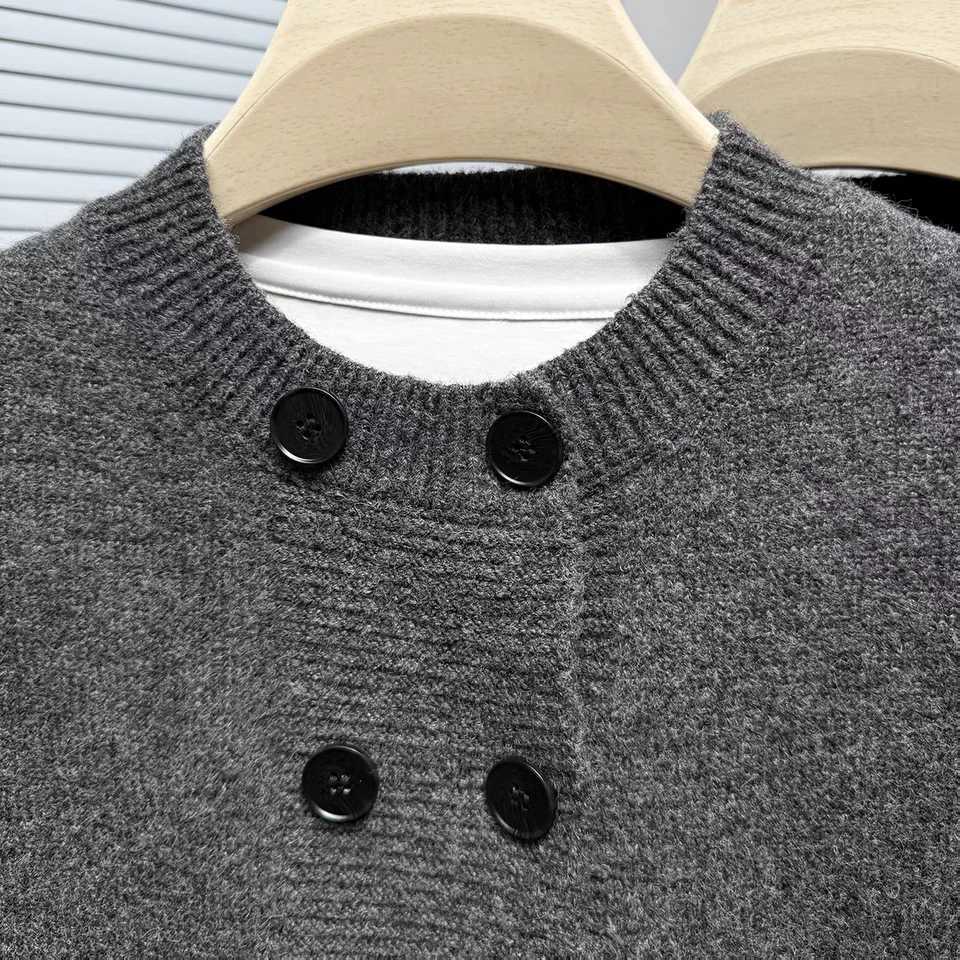 Personality fashion double breasted knitted cardigan mens high-quality spring autumn solid color pocket casual round neck coatT251103