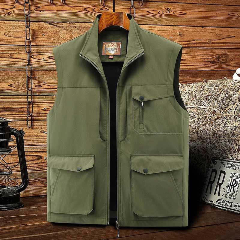 New vest for men in spring and autumn outdoor leisure multi pocket high-end vest workwear outerwear for men X250403