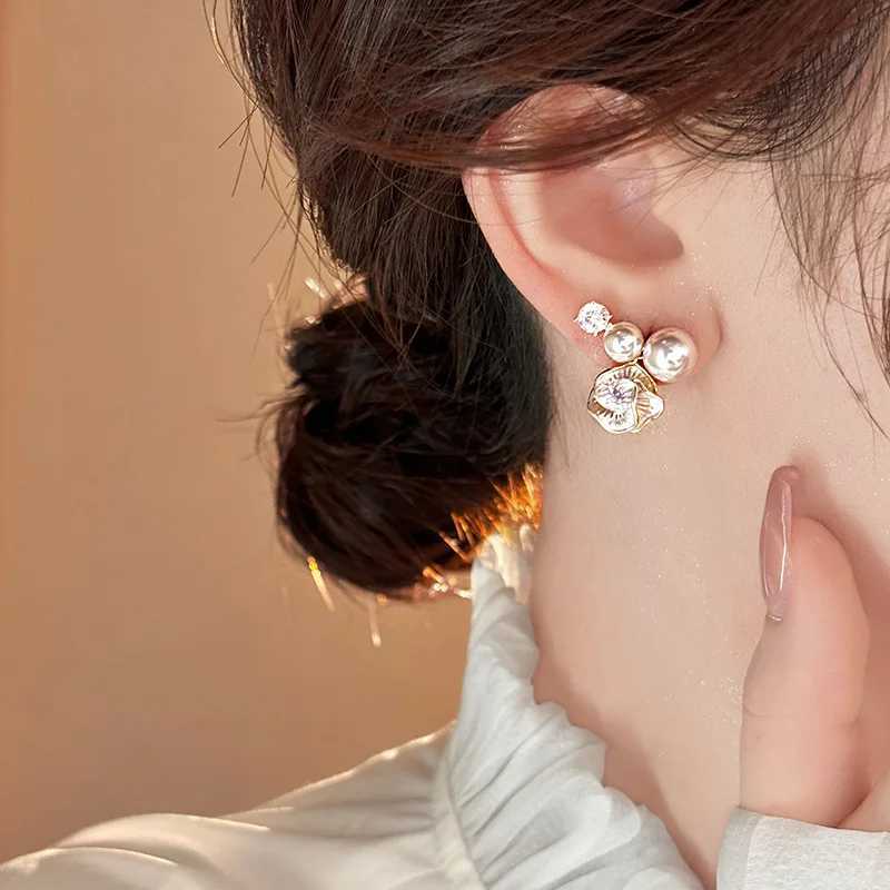 Light Luxury Elegant Dropping Glaze White Camellia Imitation Pearl Stud Earrings For Women Fashion Sweet Crystal Jewelry Gifts Y250401