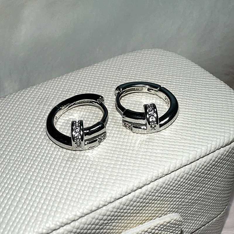 Luxurious cubic zirconia sparkling nail ring earrings suitable for women trending in gold and silver Y2K earplugs and earrings jewelry gifts Y250401