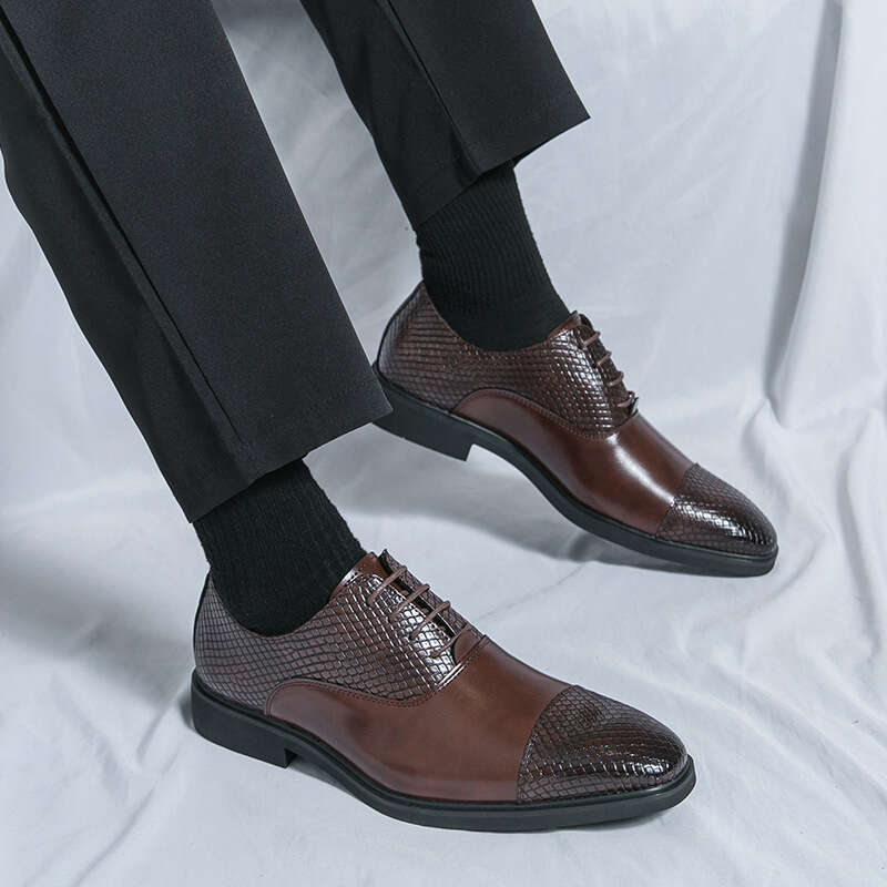 Men's in plus size, new casual fashionable men's business dress leather shoes, trendy groom's wedding shoes