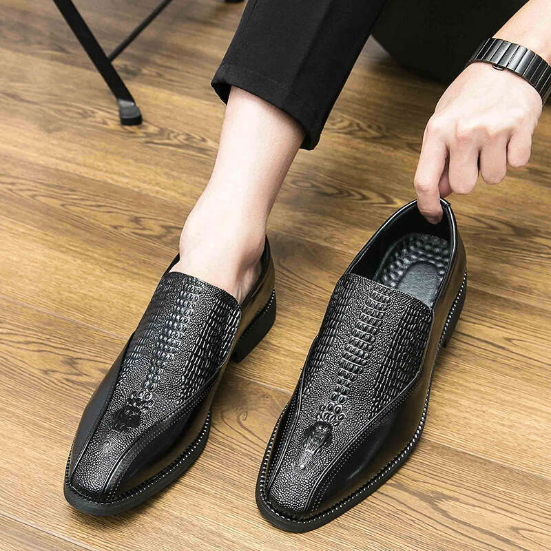 2024 Men's Large Size Spring New Leather Fashion British Style One Step Pointed Shoes Trend