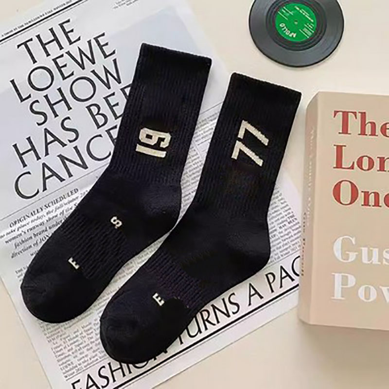 Men's Socks Designer 4 Pairs Hip Hop Men Women Cotton Skateboard Fashion Alphabet Gift Couple Casual Breathable Sports Luxury