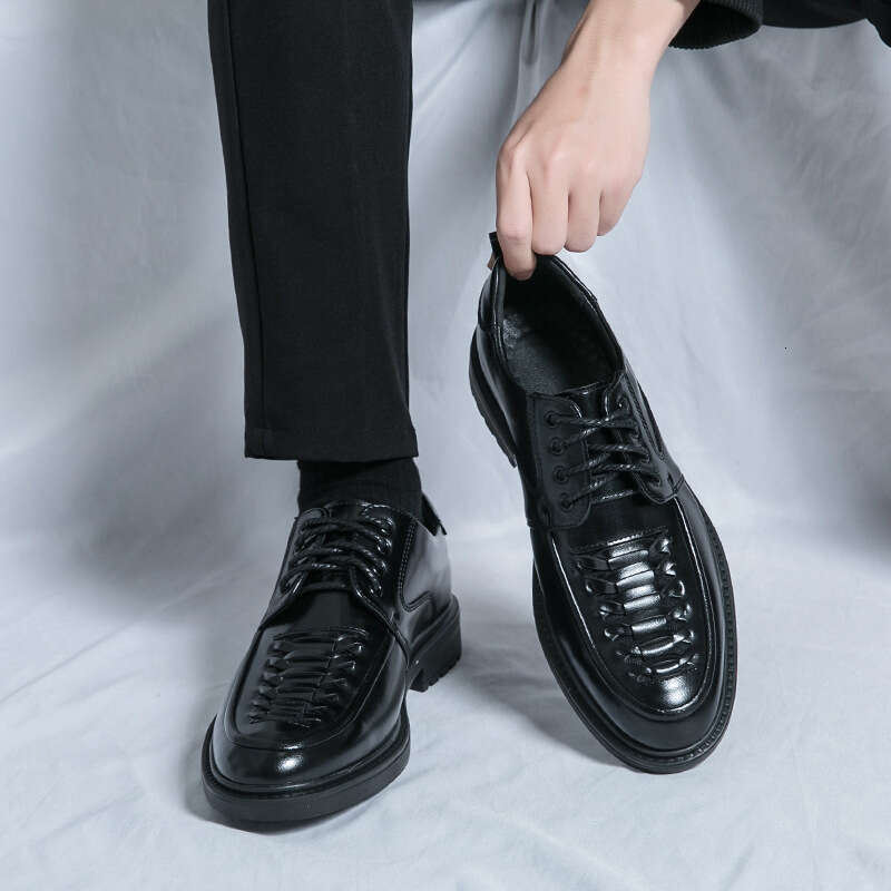 Large leather 2024 Spring and Autumn new business casual British cowhide lace up wedding formal men's shoes