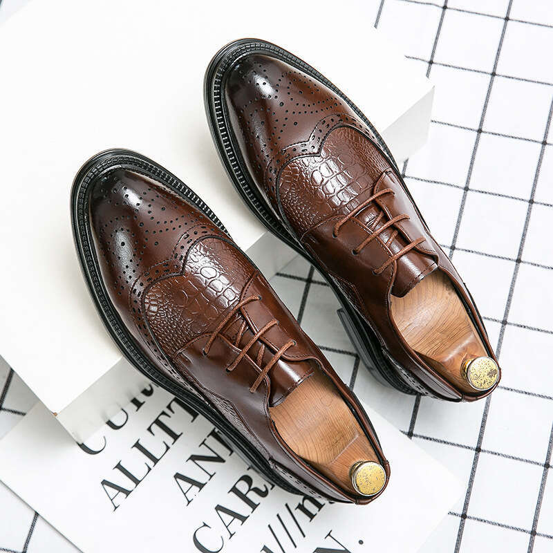 2024 Men's Large Size New Casual Fashion Blok Carved Leather Shoes Trend Wedding