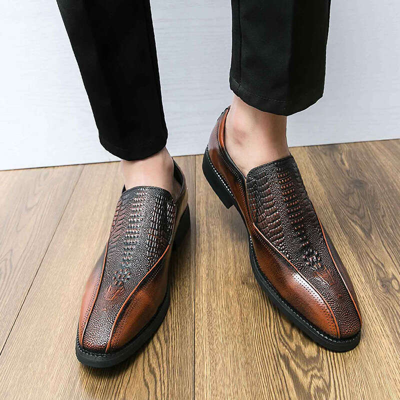 2024 Men's Large Size Spring New Leather Fashion British Style One Step Pointed Shoes Trend