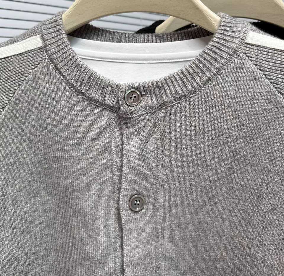 Fashion trend autumn new mens sweater cardigan luxurious striped high-quality comfort casual round neck button knit coat jacketT251103