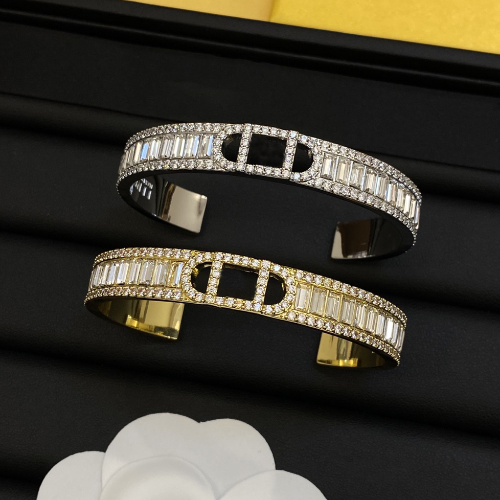 Designer Bracelets Women Luxury Brand Jewelry Bracelet Letter Bangles 18K Gold Plated Wedding Gift Bangles