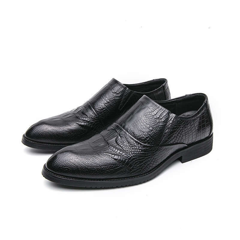 Men's in plus size, new casual shoes, fashionable covers, loafers, trendy foot stomping, pointed leather shoes