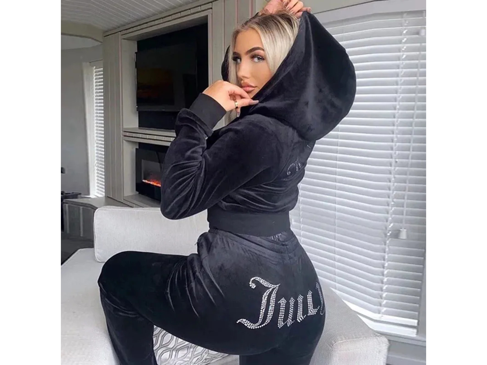 Juicy Tracksuit Womens 2-Piece Hoodie Pants Set White Zipper Sweatshirt and Joggers - Designer Luxury Fashion Couture Activewear C260312