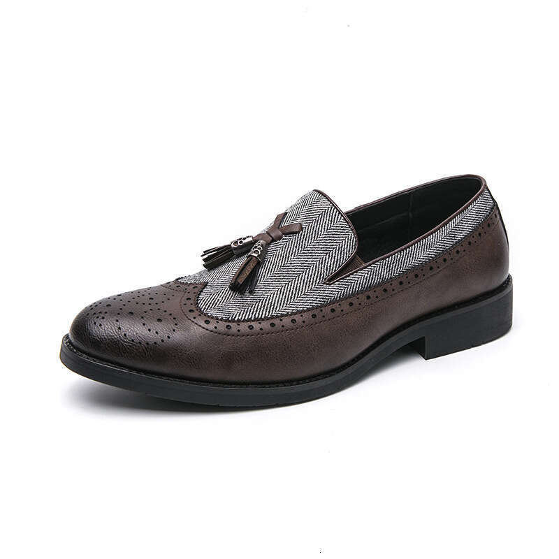 Large business block carved tassel small leather 2024 autumn new British casual men's shoes
