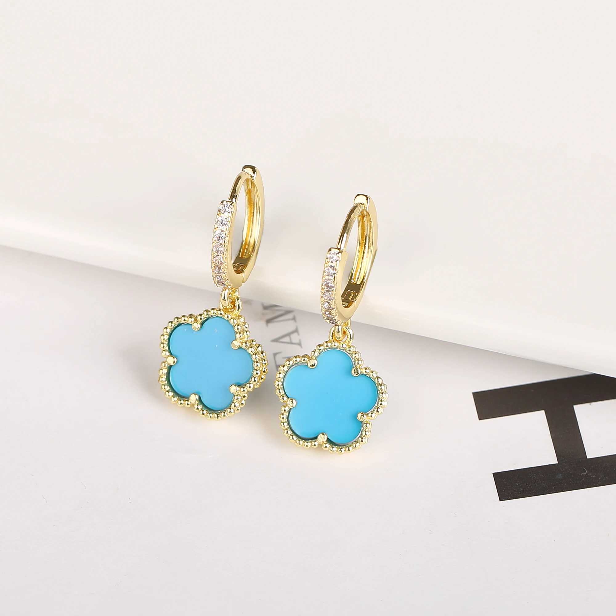 Newly designed diamond inlaid earrings plum blossom five leaf flower plant jewelry womens 18K gold-plated accessories clover Y250401